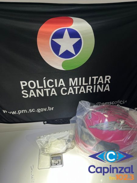 Capacete com 143 gramas de cocaína é encontrado em área residencial de Lacerdópolis