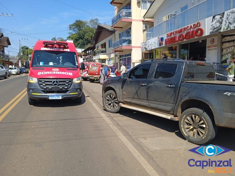 Colisão entre carro e motocicleta deixa mulher ferida em Ipira