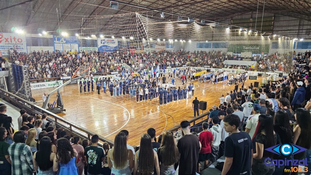 Ginásio lotado marca abertura do JIESC 2026 em Capinzal