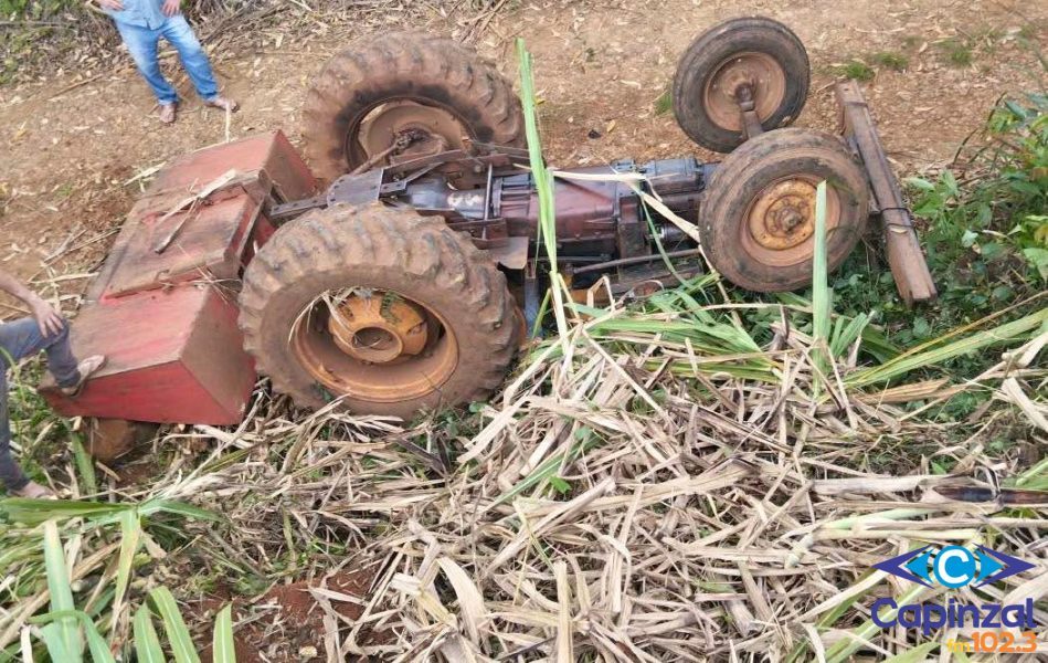 Agricultor de 72 anos morre após trator capotar e cair sobre ele no interior de Aratiba (RS)