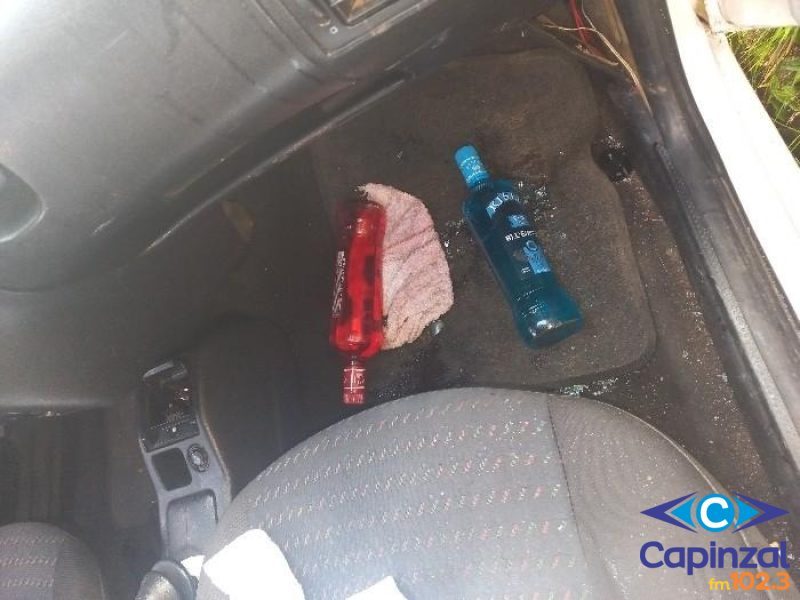 Homem é preso após fugir da polícia, bater em veículos e oferecer R$ 5 mil para não ser detido em Herval d’Oeste