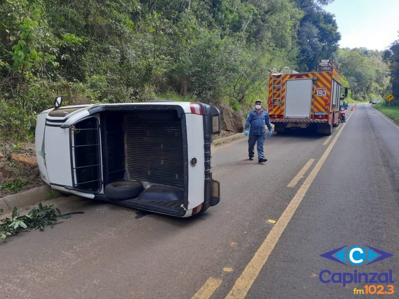 Mãe e filha ficam feridas após capotamento na SC-390, em Ipira