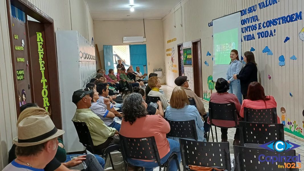 Encontro aborda educação financeira e prevenção a golpes com participantes do Conviva