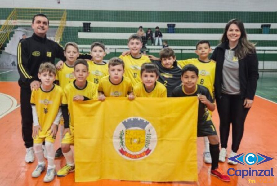 Ouro conquista medalha de prata no futsal Sub-10 dos Jogos da AMMOC