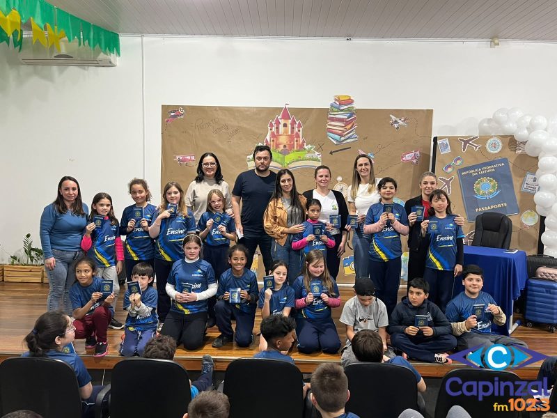Alunos do 3º ano do GEM Horizonte recebem Passaportes da Leitura e camisetas em Zortéa