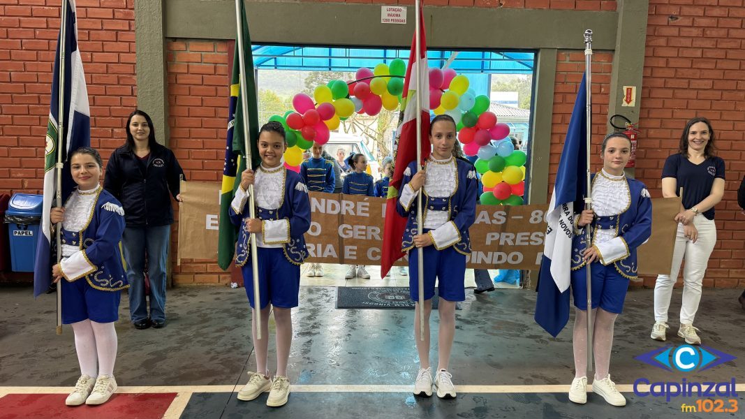 Escola André Rebouças abre programação dos 80 anos com desfile no Distrito da Barra do Leão (Campos Novos)