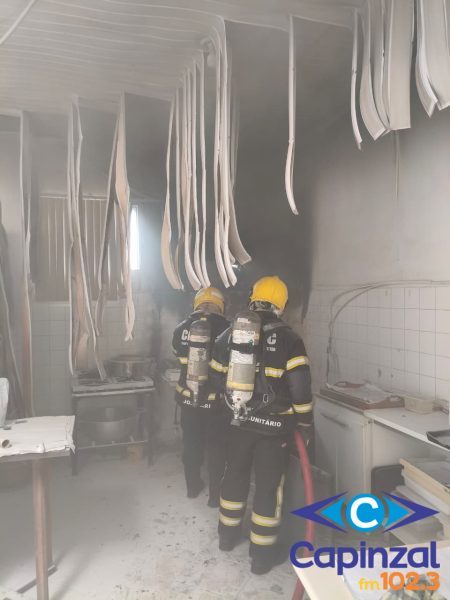 Princípio de incêndio em fritadeira elétrica mobiliza Bombeiros