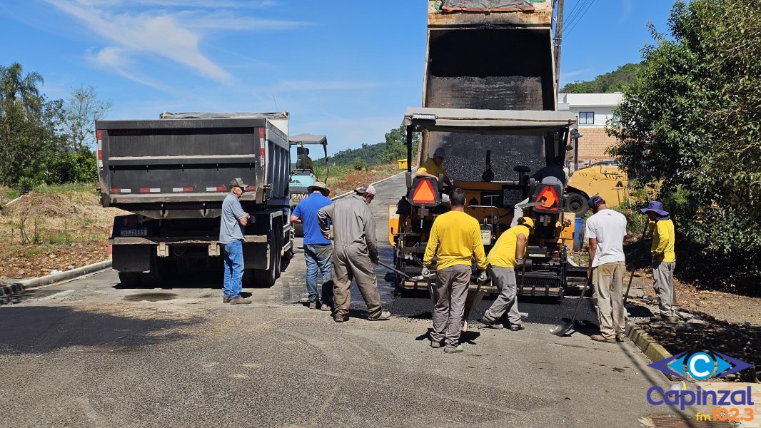 Obras de pavimentação entre Alvorada e Navegantes entram na fase de capa asfáltica em Ouro