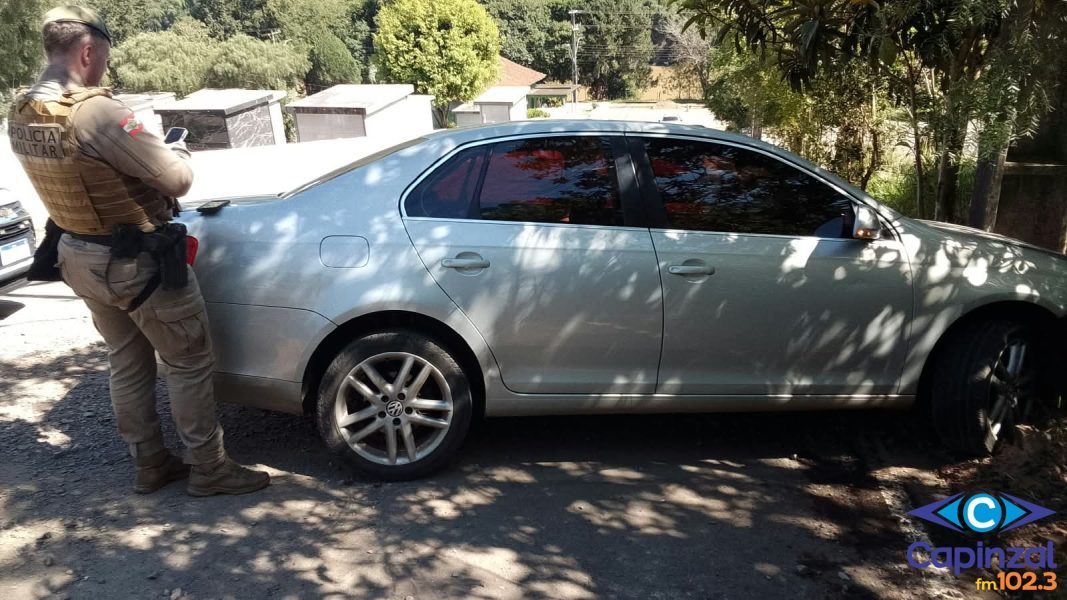 Fuga de abordagem termina com carro batendo contra poste em Capinzal