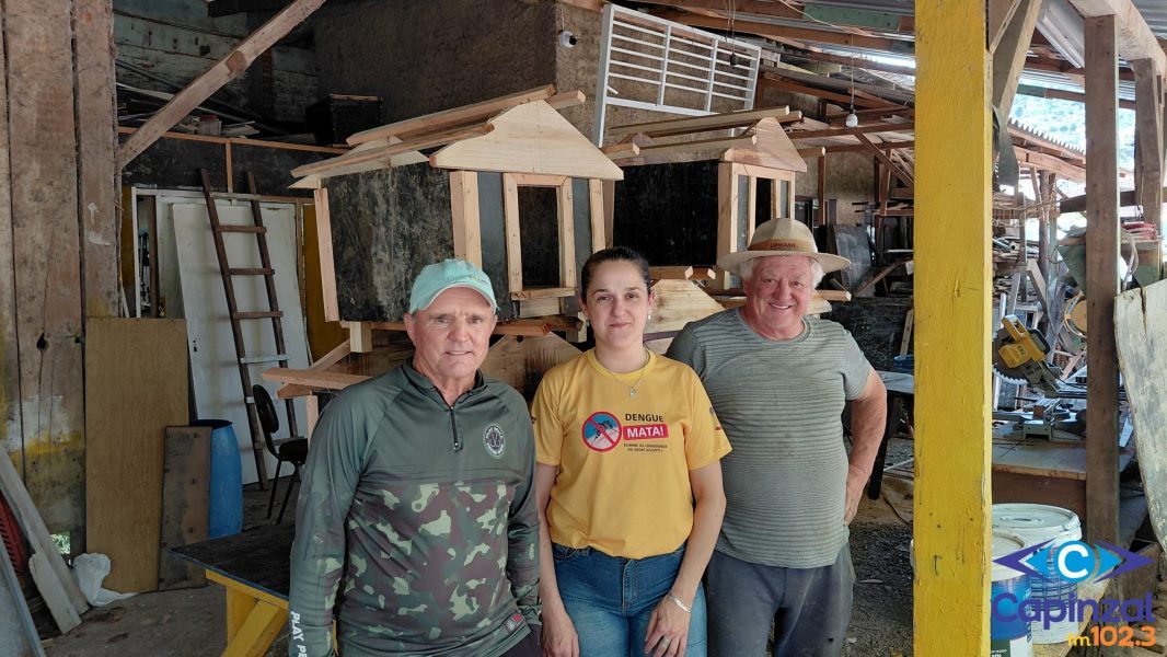 Parceria entre Secretaria de Urbanismo e ONG Faunamiga transforma sobras de madeira em casinhas para cães