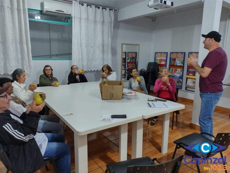 Grupo da Alegria do CRAS de Ouro participa de encontro sobre saúde e natureza