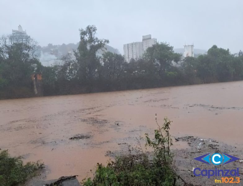 Polícia Militar atualiza sobre localização de corpo no Rio do Peixe, em Joaçaba
