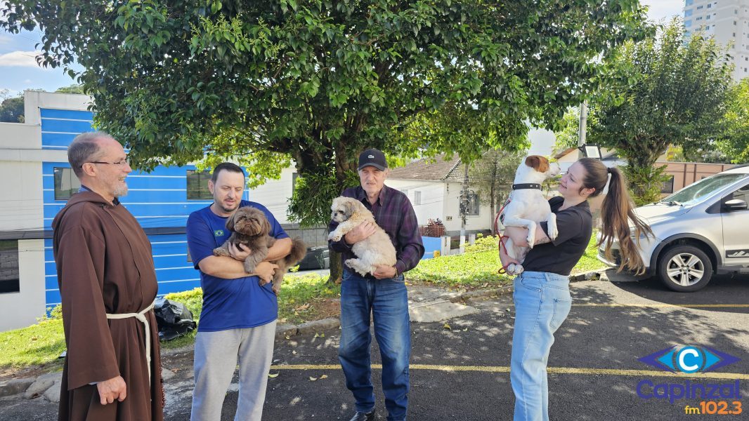 Paróquia São Paulo Apóstolo realiza tradicional bênção dos animais em Capinzal