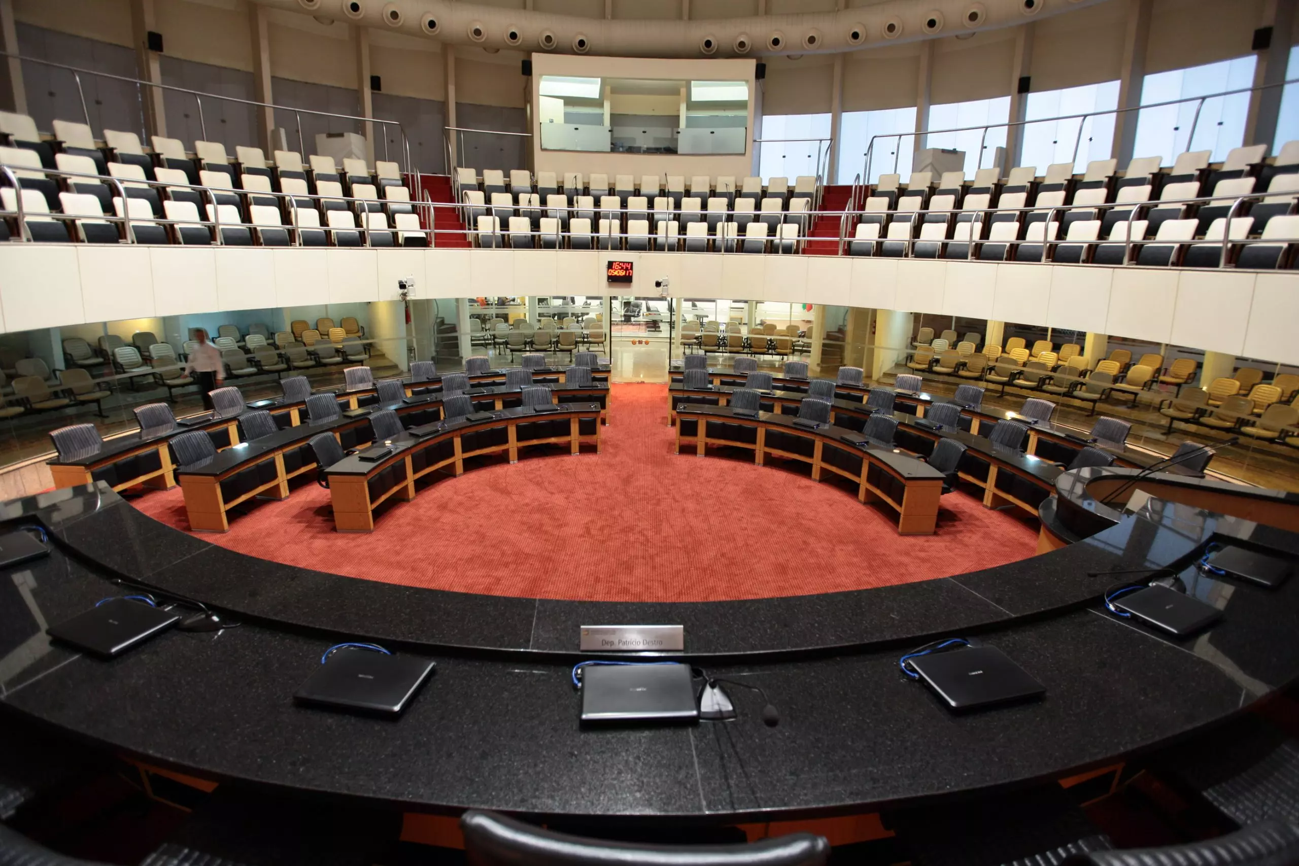Confira os 40 deputados estaduais eleitos por Santa Catarina