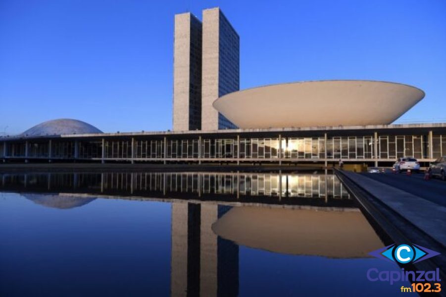 Conheça os 16 deputados federais eleitos por Santa Catarina em 2026