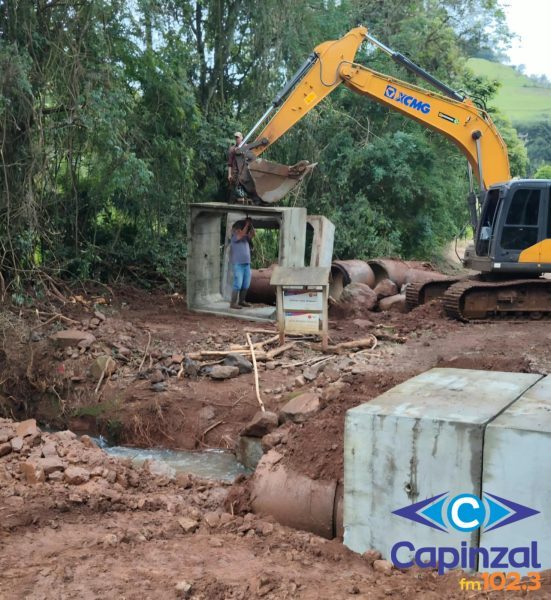 Prefeitura de Ouro realiza substituição de tubulações para prevenção de alagamentos no interior
