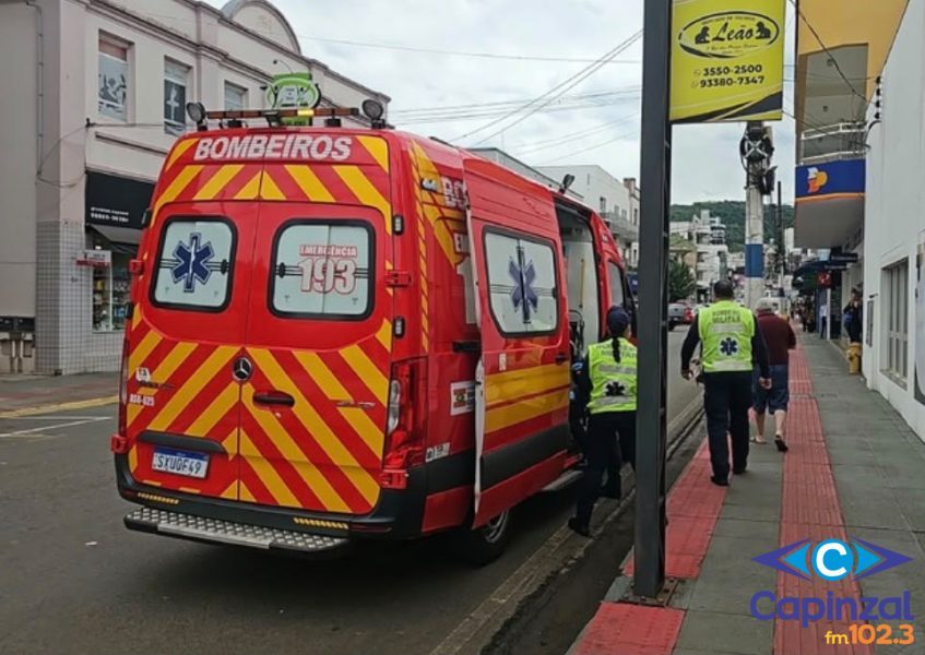 Idosa é atropelada em faixa de pedestres no Centro de Capinzal