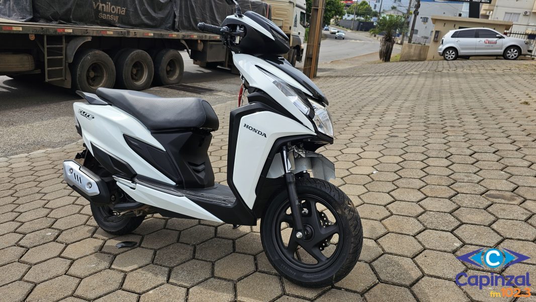 Motociclista fica ferida após colidir na traseira de caminhão em Capinzal