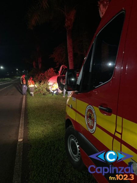 Acidente na SC-390 deixa duas pessoas feridas em Peritiba