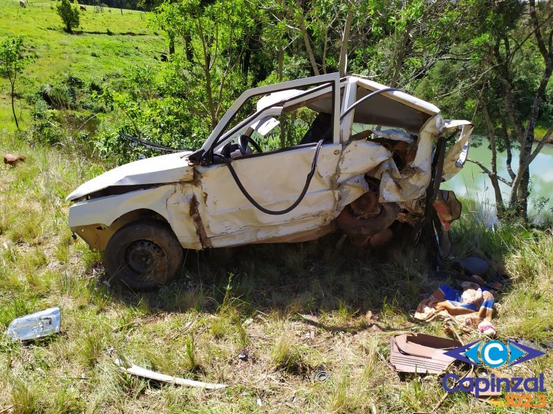 Homem é encontrado morto em açude após carro capotar em ribanceira em Água Doce