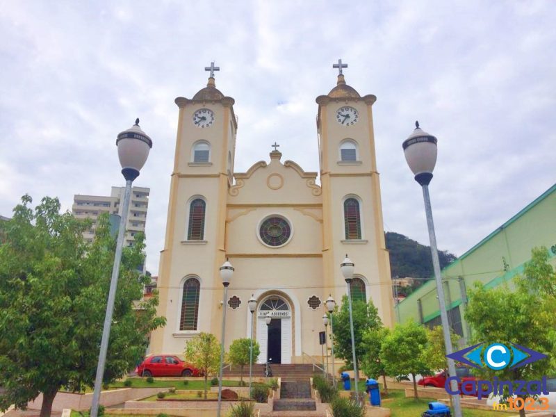 Paróquia de Herval d’Oeste divulga nota de repúdio após invasão da Igreja Matriz e furto de fiação elétrica