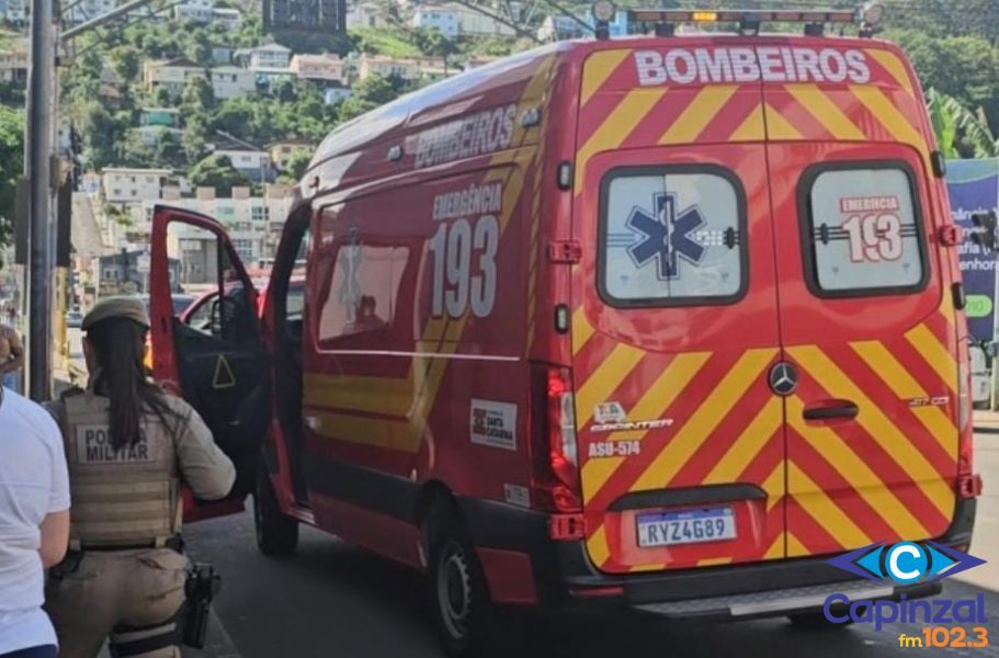 Menor fica ferida após queda de moto elétrica no centro de Capinzal